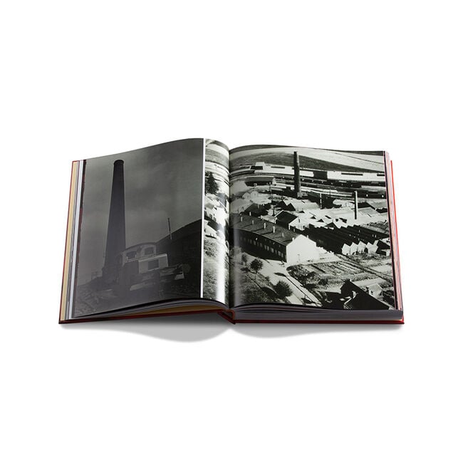 Le Creuset: A Century of Colorful Cookware by Assouline Books