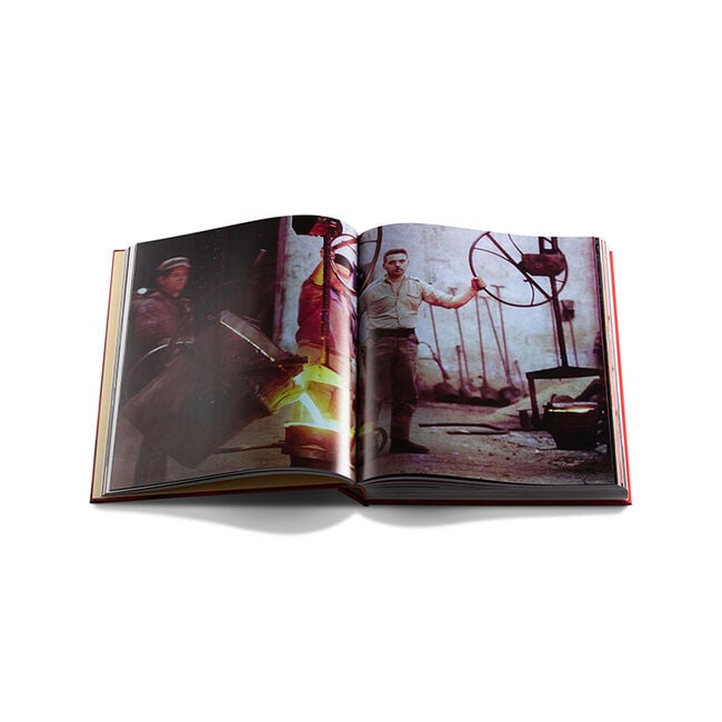 Le Creuset: A Century of Colorful Cookware by Assouline Books