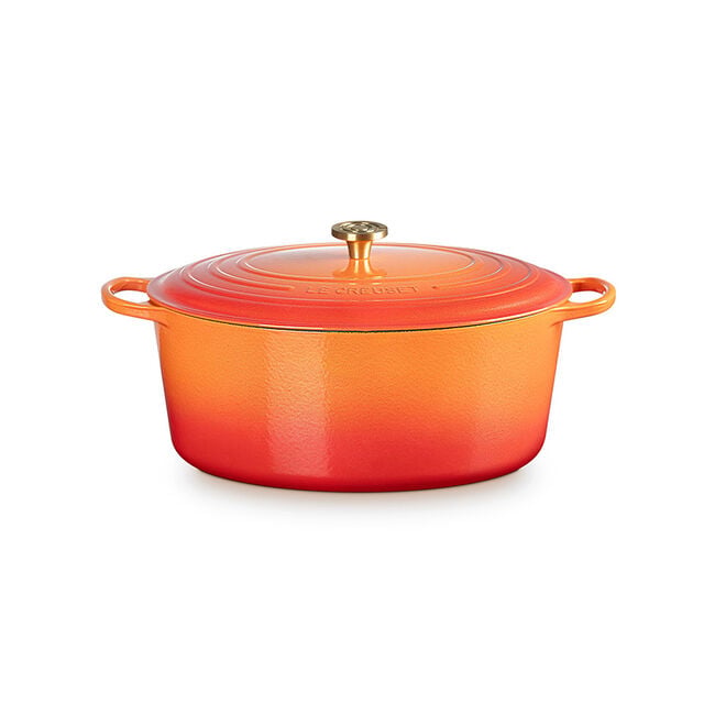 Signature Oval Dutch Oven with Crucible Knob