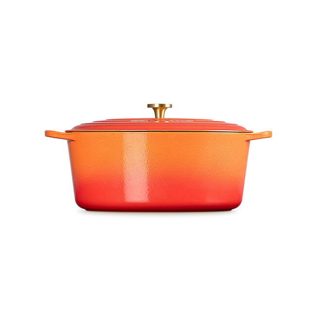 Signature Oval Dutch Oven with Crucible Knob