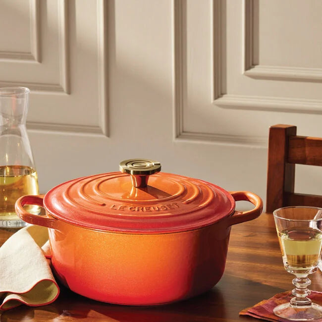 Signature Round Dutch Oven with Crucible Knob