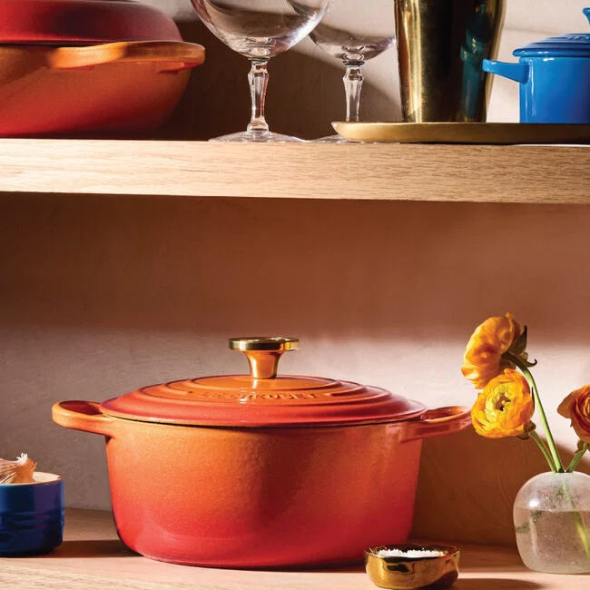 Signature Round Dutch Oven with Crucible Knob