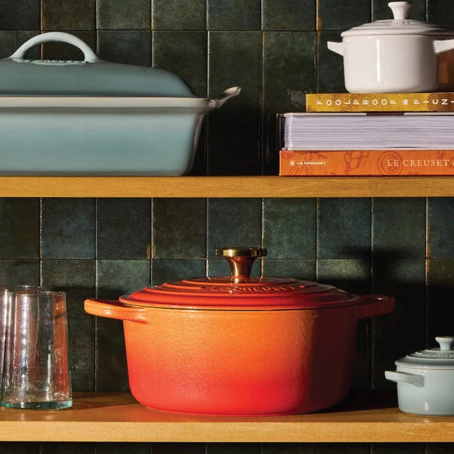 Signature Round Dutch Oven with Crucible Knob