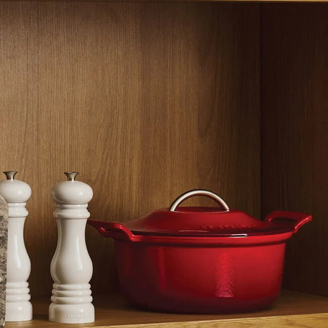 Modern Heritage Round Dutch OvenCerise